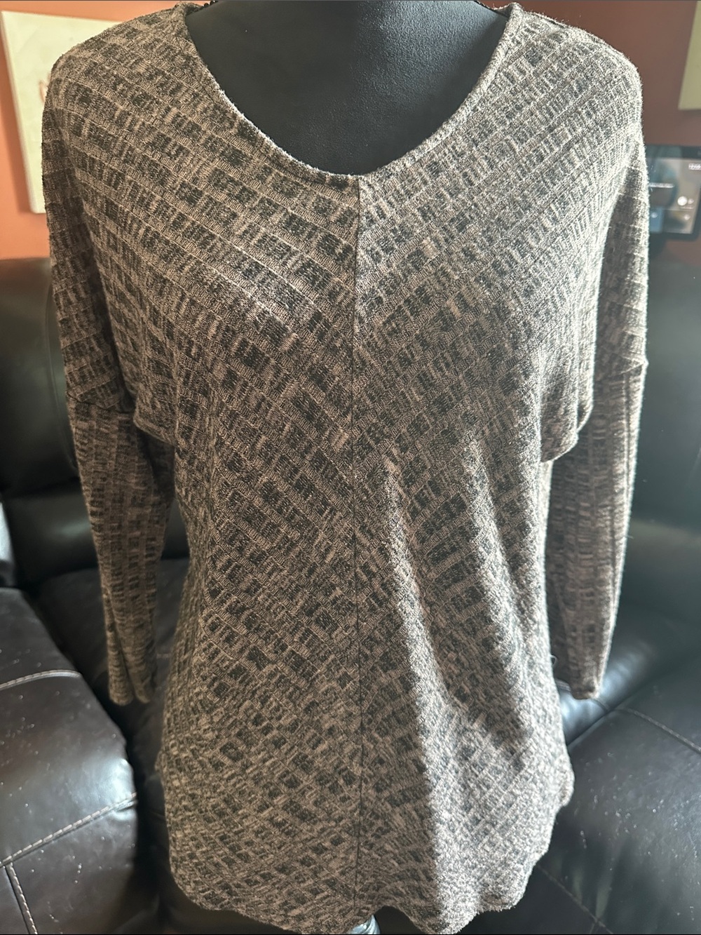 Women’s Taupe Patterned Long-Sleeve Top